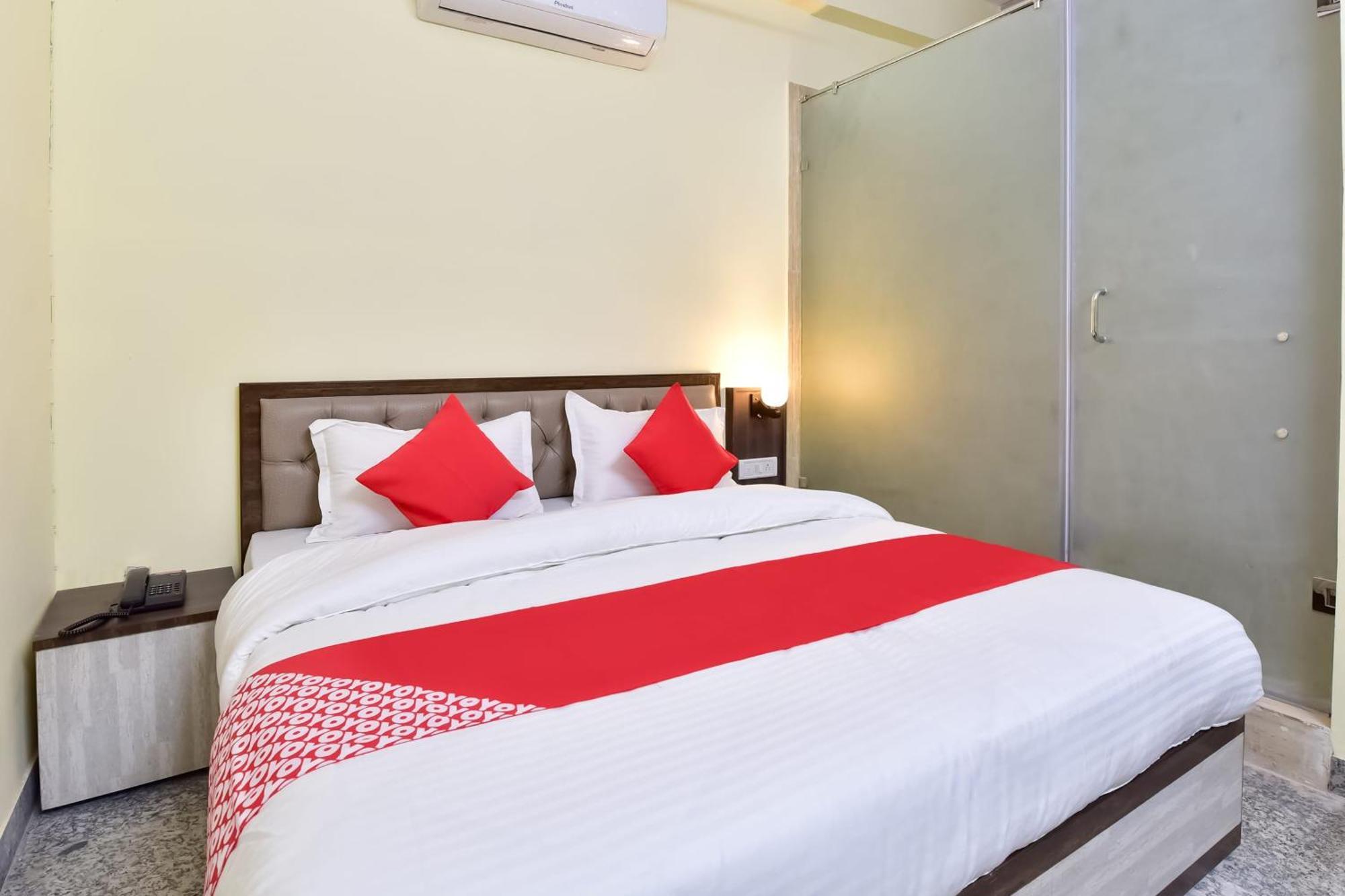 Hotel Collection O Patel Marg Near Cheelgadi Restaurant *