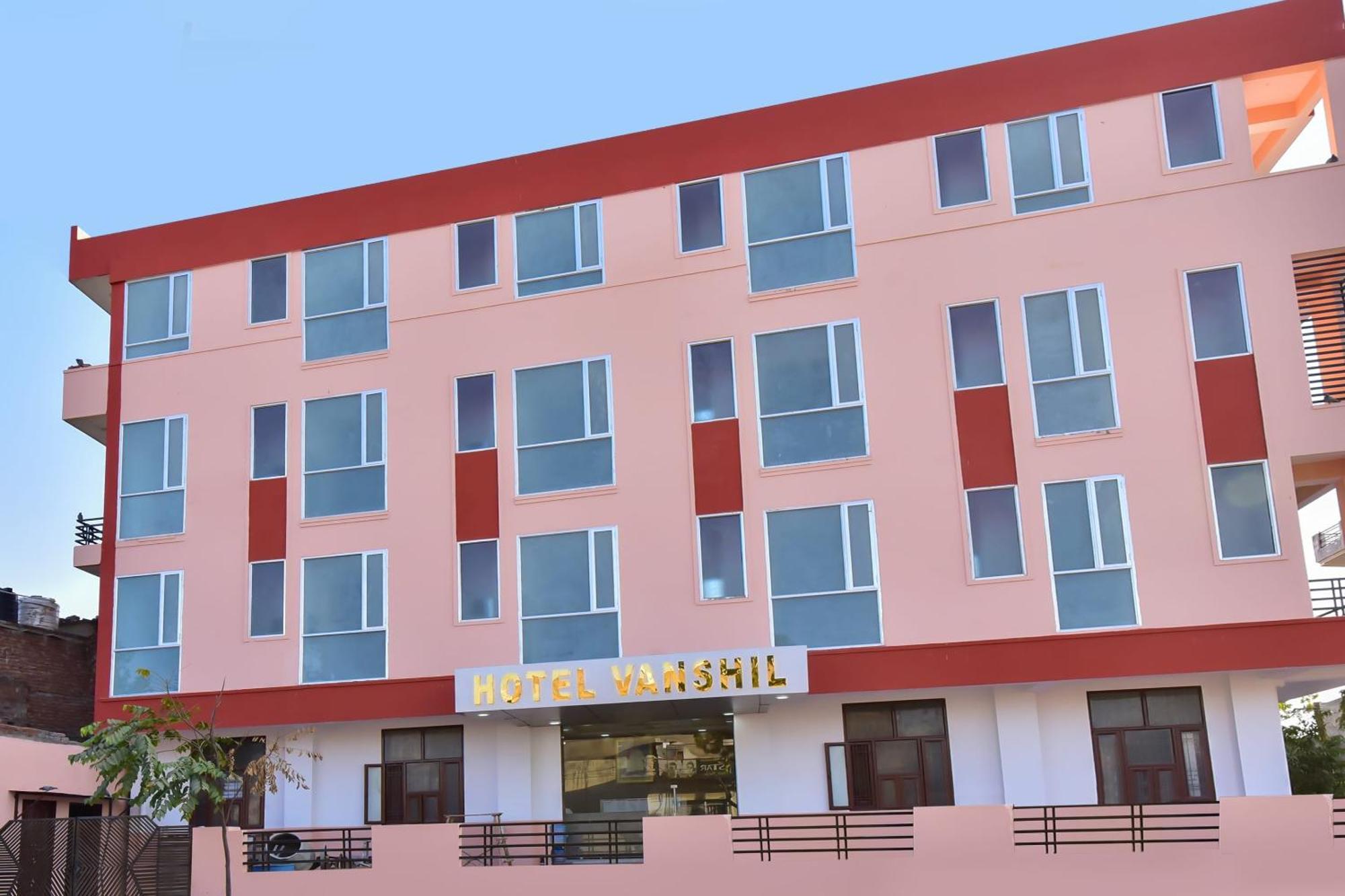 Hotel Collection O Patel Marg Near Cheelgadi Restaurant